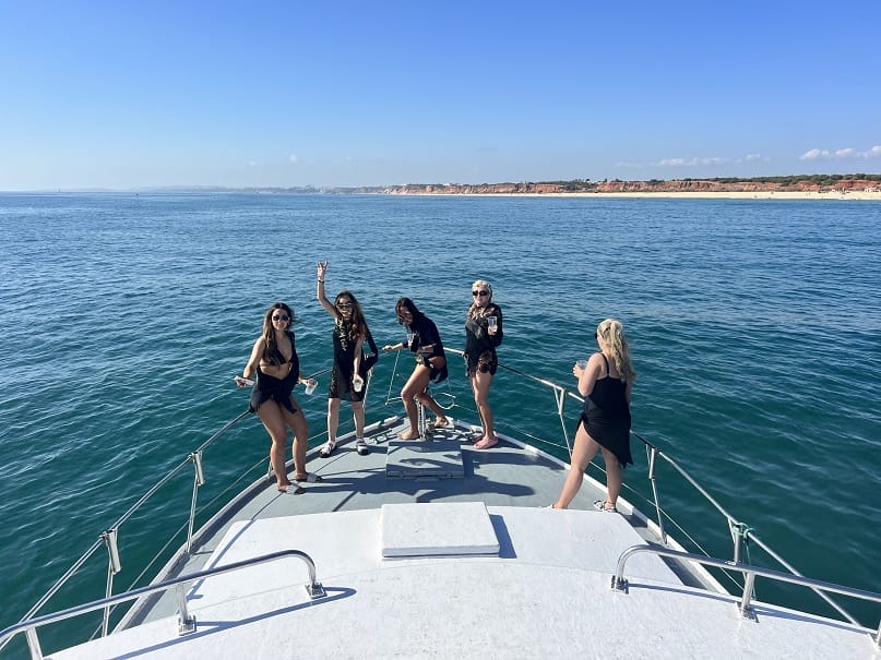 albufeira hen do party boat with dj